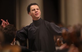 Photo by Stas Levshin